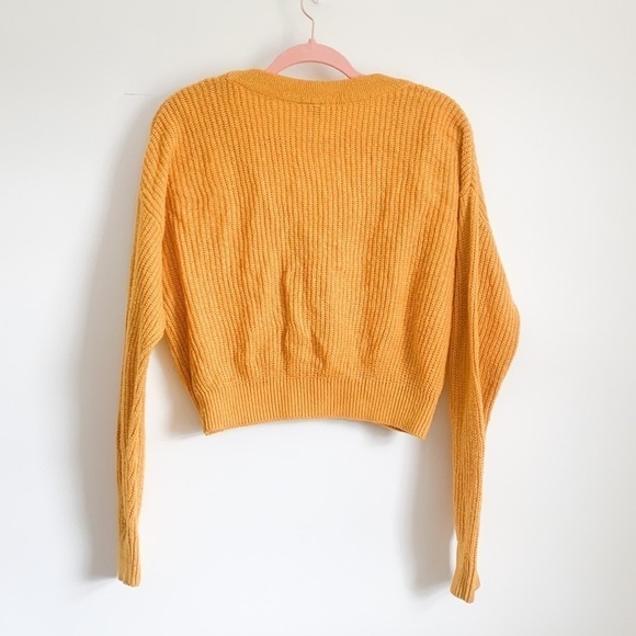H&M DIVIDED Marigold Yellow Cropped Pullover V Neck Sweater small - Picture 5 of 7